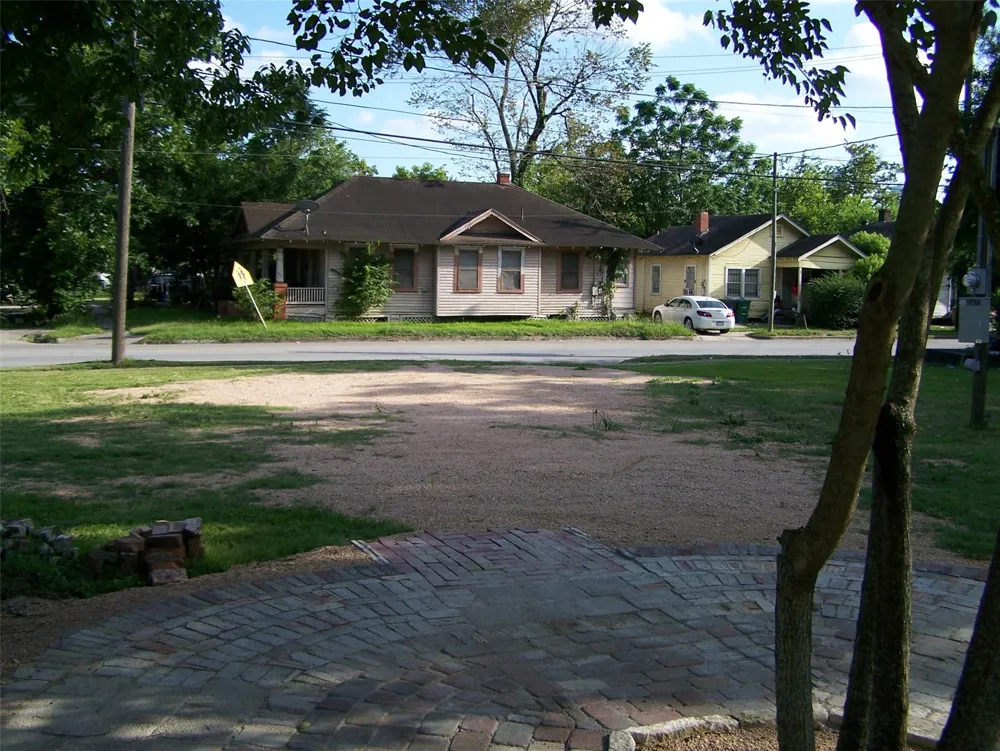 2625 Quitman Street Houston, TX 77026