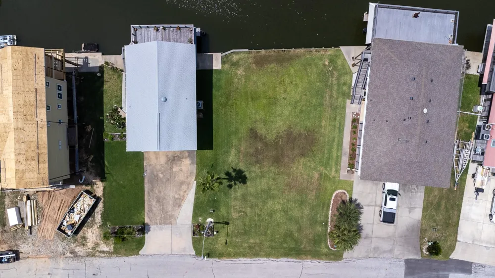 46 Bamboo Road Tiki Island, TX 77554