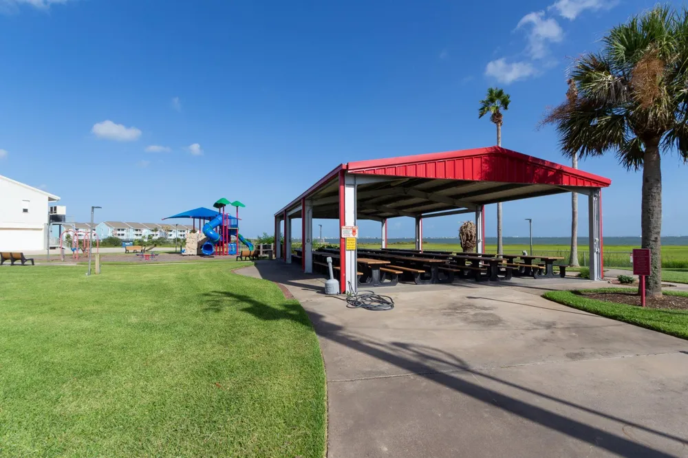 46 Bamboo Road Tiki Island, TX 77554