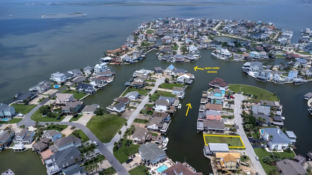 46 Bamboo Road Tiki Island, TX 77554