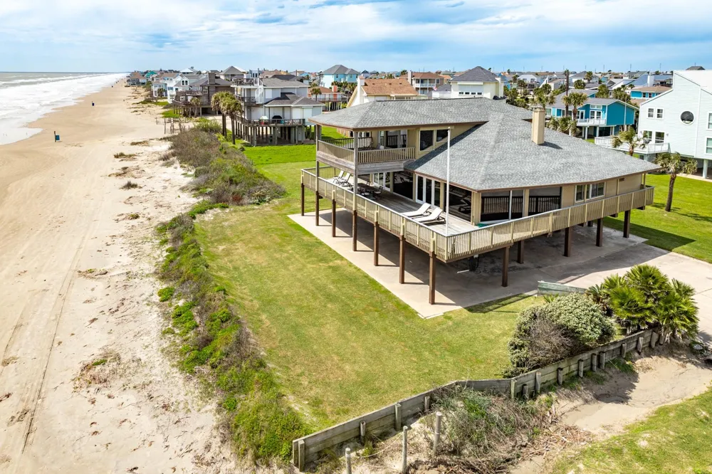 4223 Long Tom Court Galveston, TX 77554