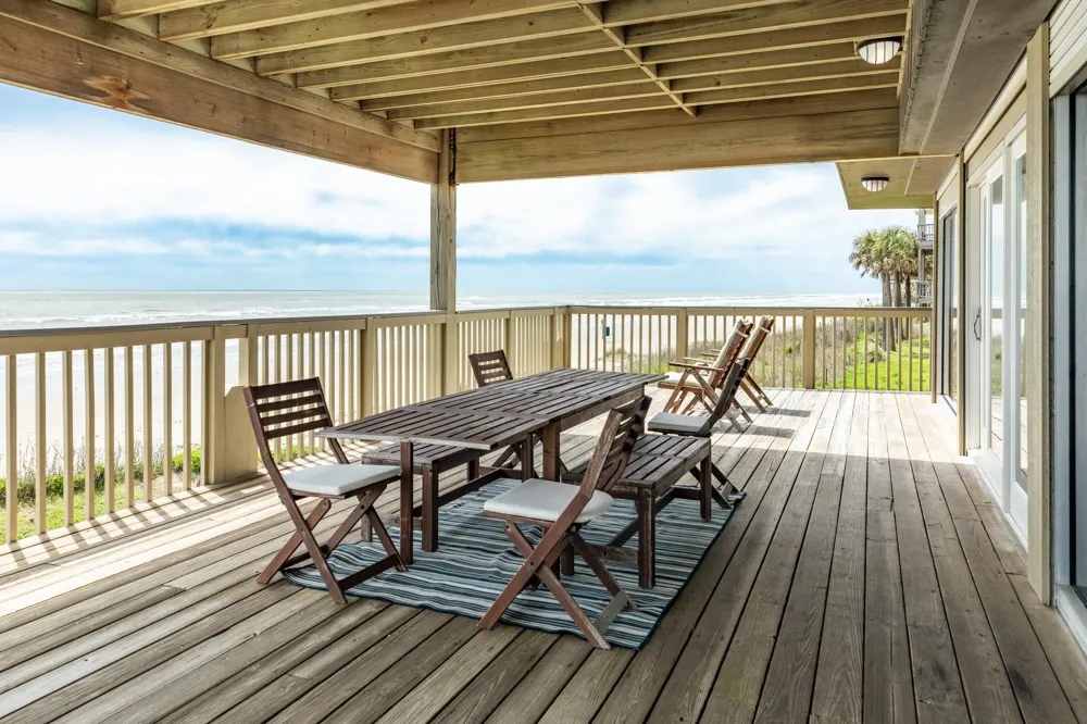 4223 Long Tom Court Galveston, TX 77554