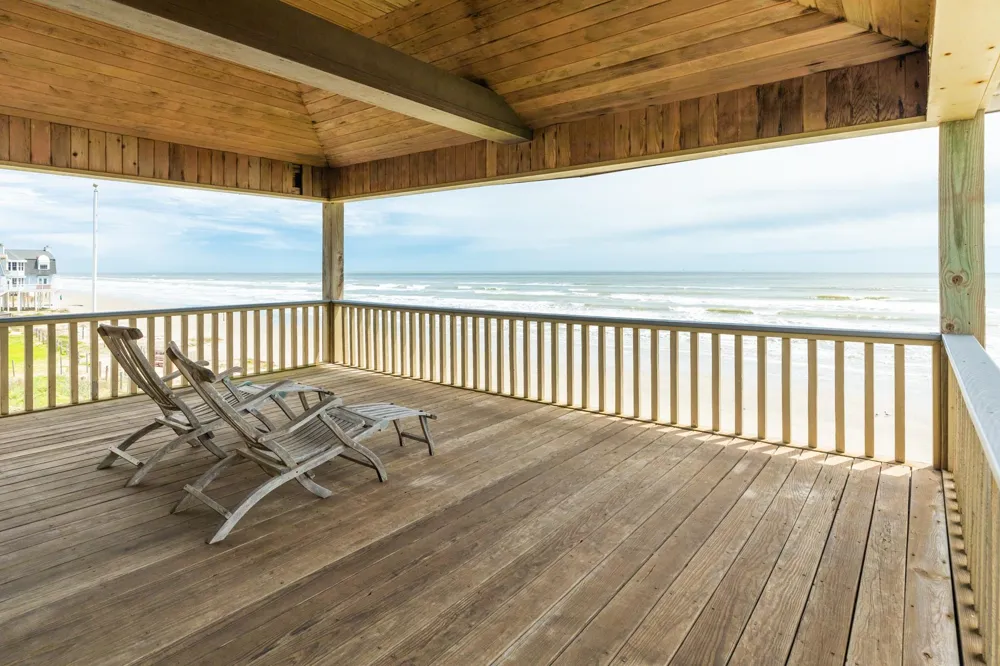 4223 Long Tom Court Galveston, TX 77554