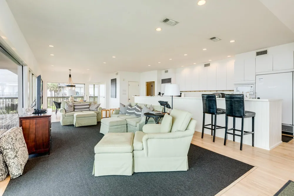 4223 Long Tom Court Galveston, TX 77554