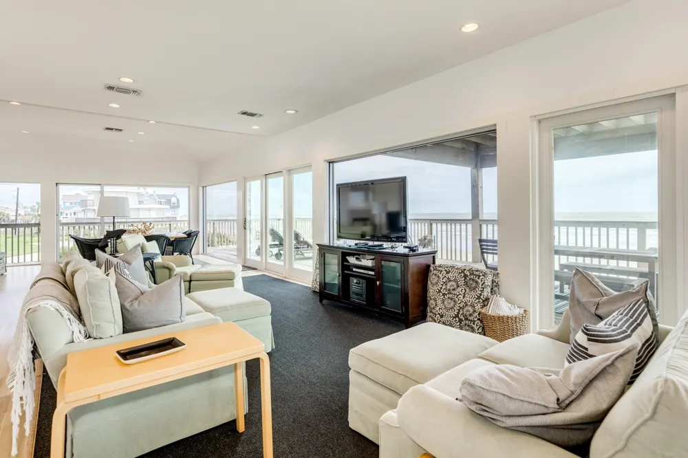4223 Long Tom Court Galveston, TX 77554