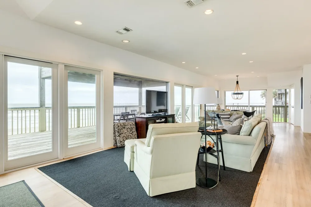 4223 Long Tom Court Galveston, TX 77554