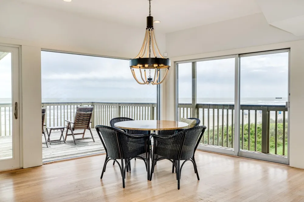 4223 Long Tom Court Galveston, TX 77554