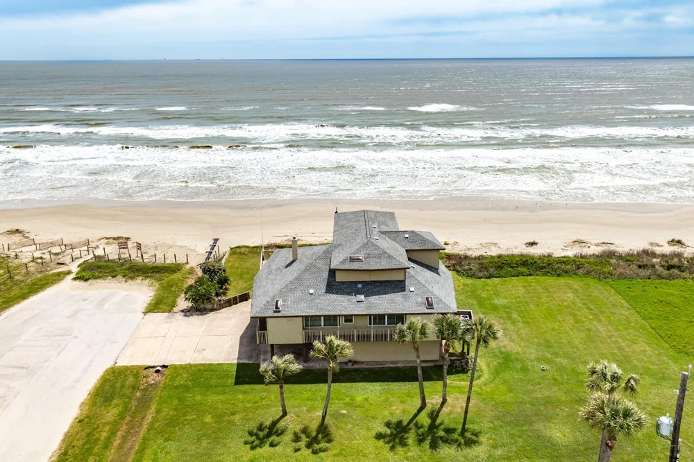 4223 Long Tom Court Galveston, TX 77554