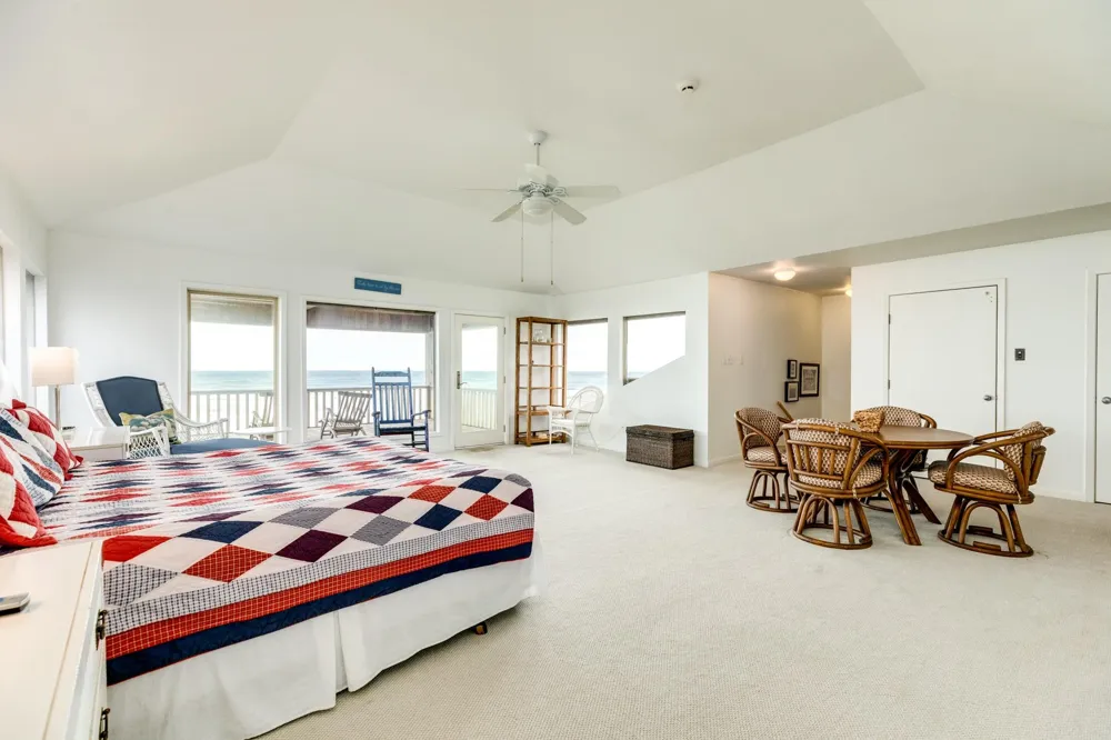 4223 Long Tom Court Galveston, TX 77554