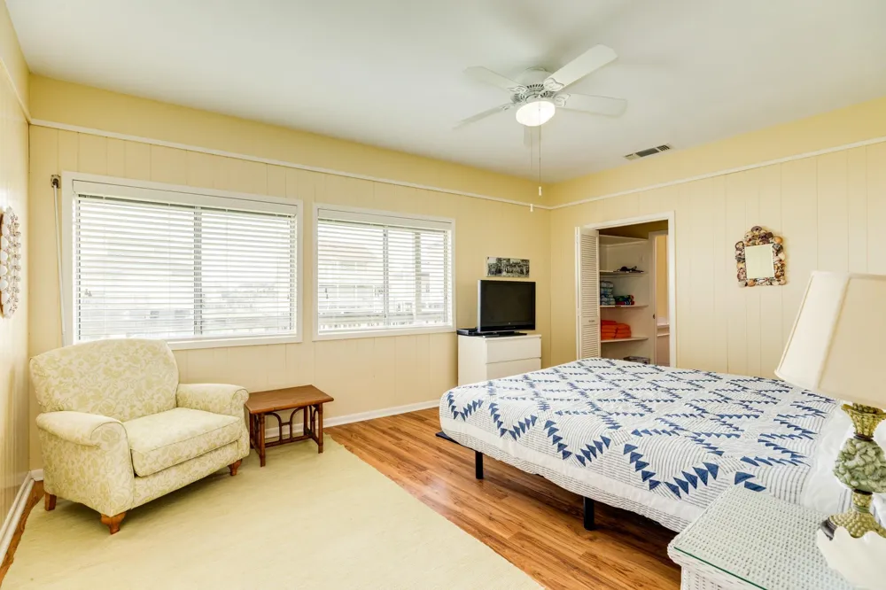 4223 Long Tom Court Galveston, TX 77554