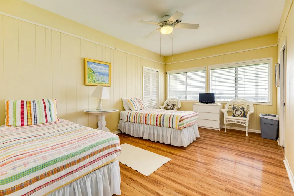 4223 Long Tom Court Galveston, TX 77554