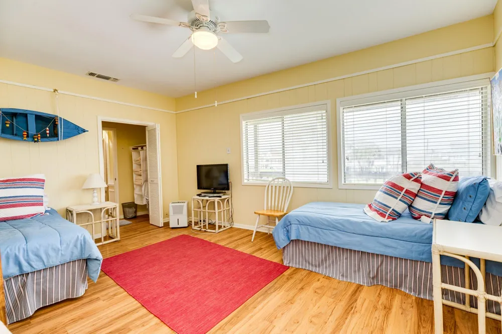 4223 Long Tom Court Galveston, TX 77554