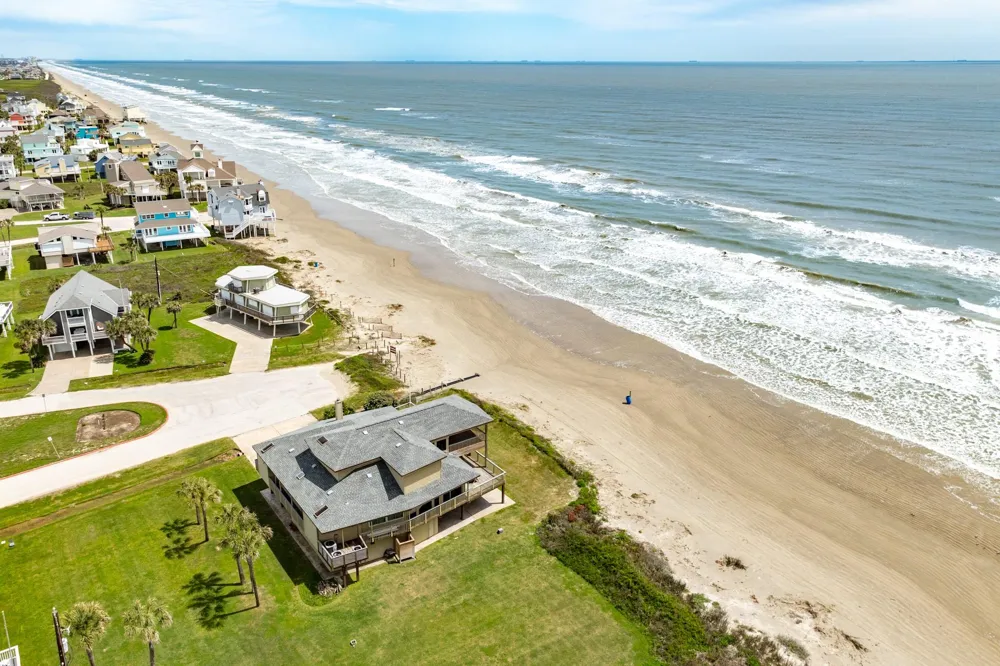 4223 Long Tom Court Galveston, TX 77554