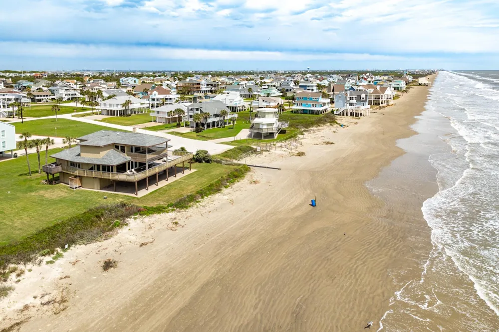 4223 Long Tom Court Galveston, TX 77554