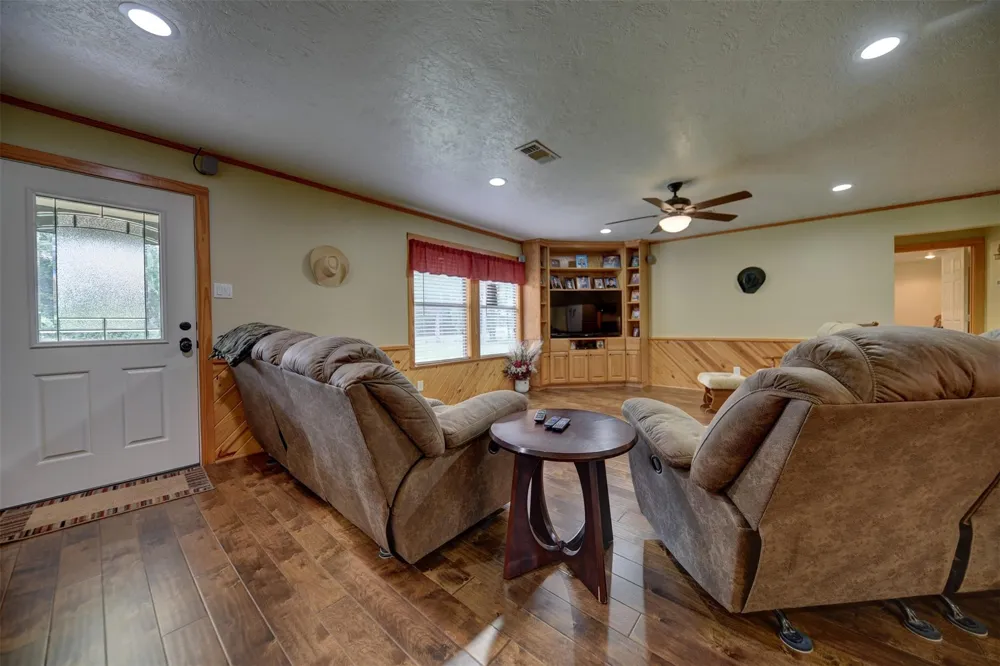 22305 Thistle Lane New Ulm, TX 78950