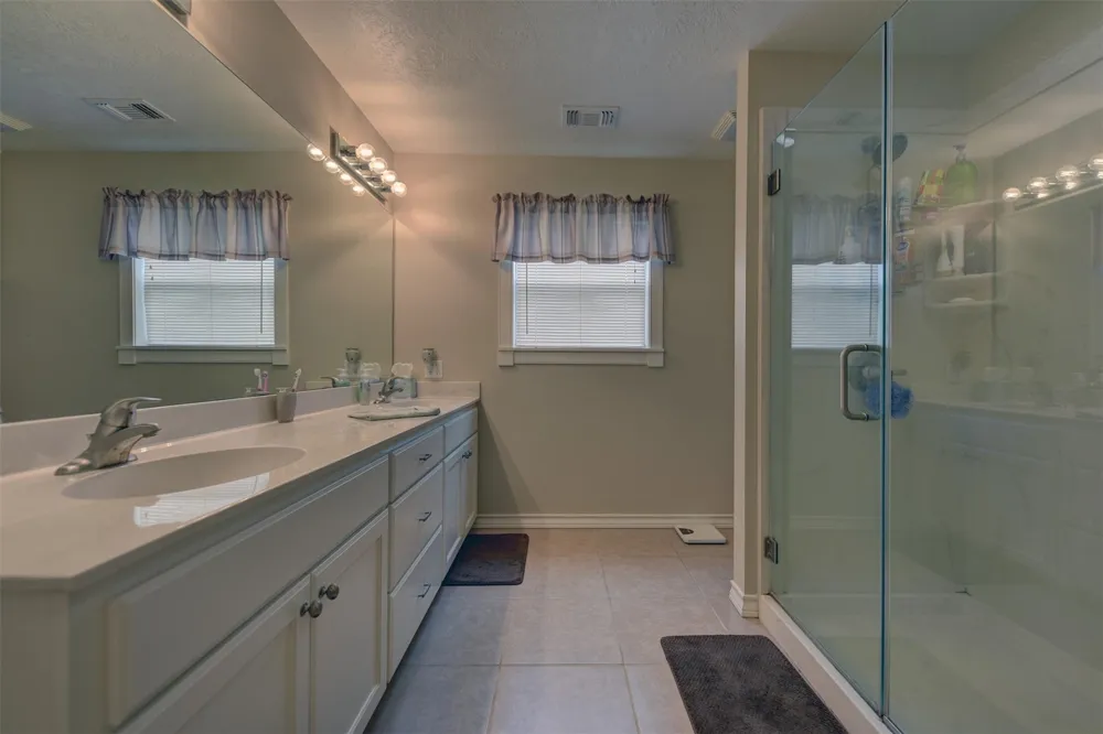 22305 Thistle Lane New Ulm, TX 78950