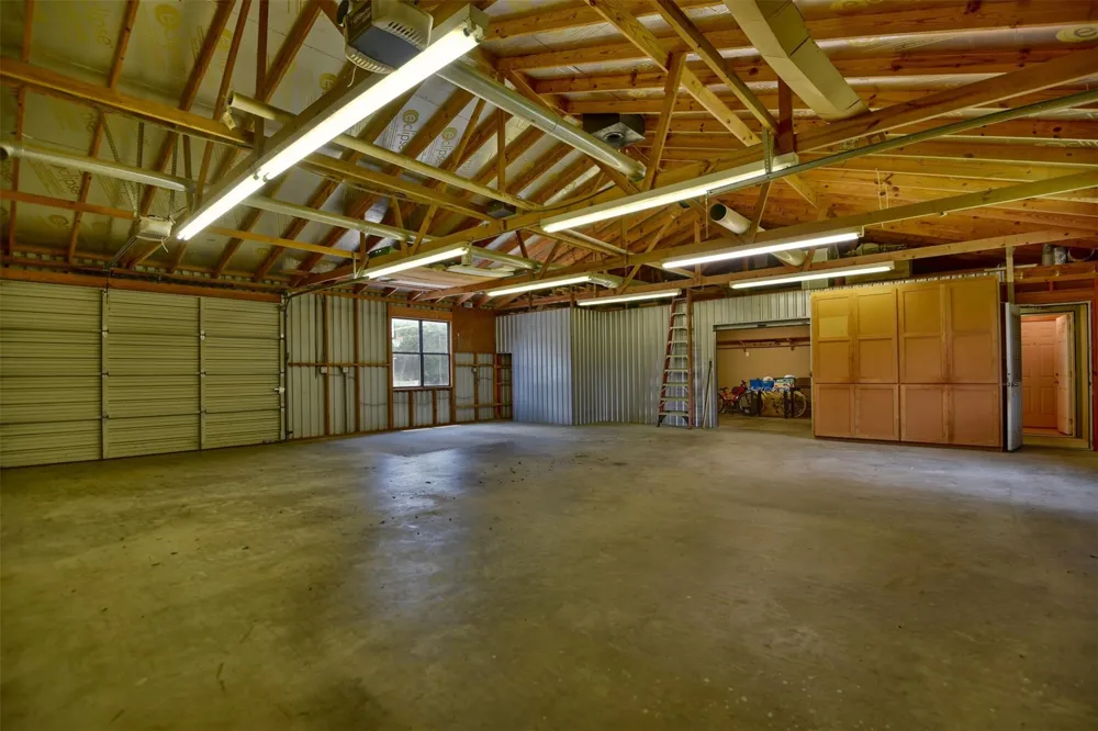 22305 Thistle Lane New Ulm, TX 78950