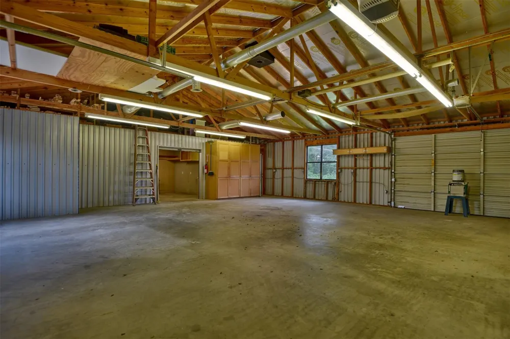 22305 Thistle Lane New Ulm, TX 78950