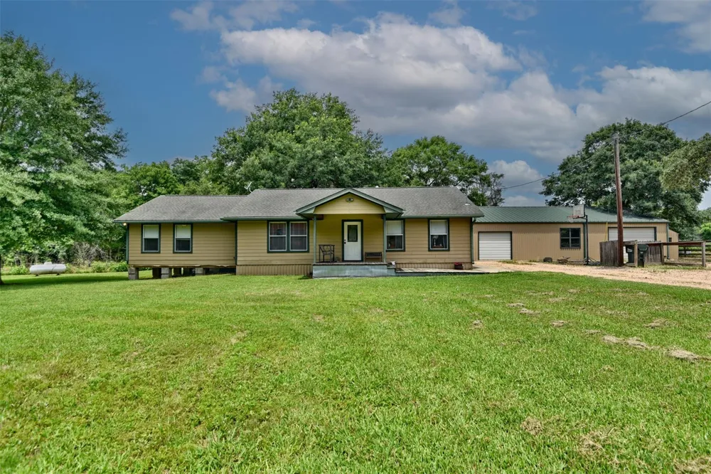 22305 Thistle Lane New Ulm, TX 78950