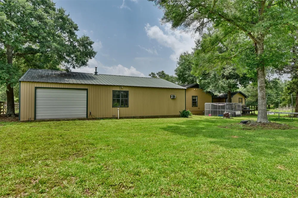 22305 Thistle Lane New Ulm, TX 78950