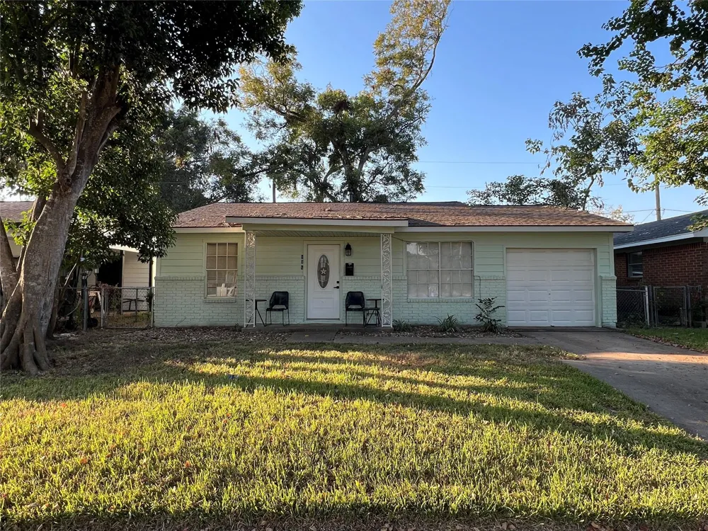 106 Avenue G Sugar Land, TX 77498