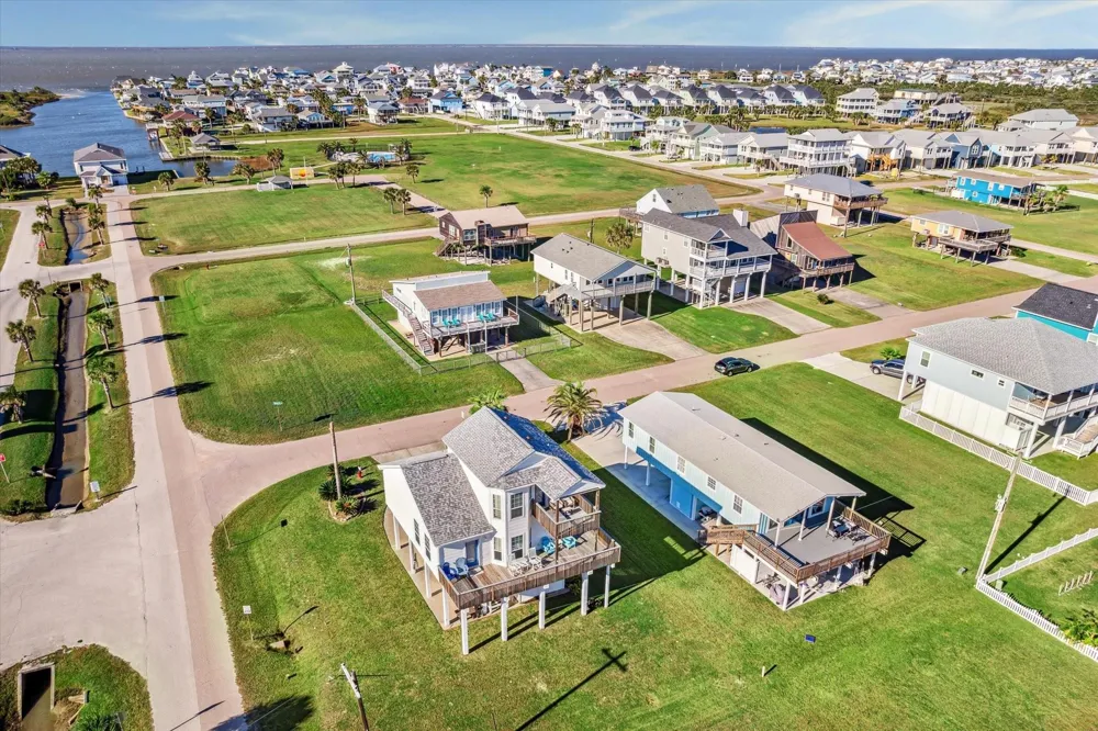 23013 Camino Street Galveston, TX 77554