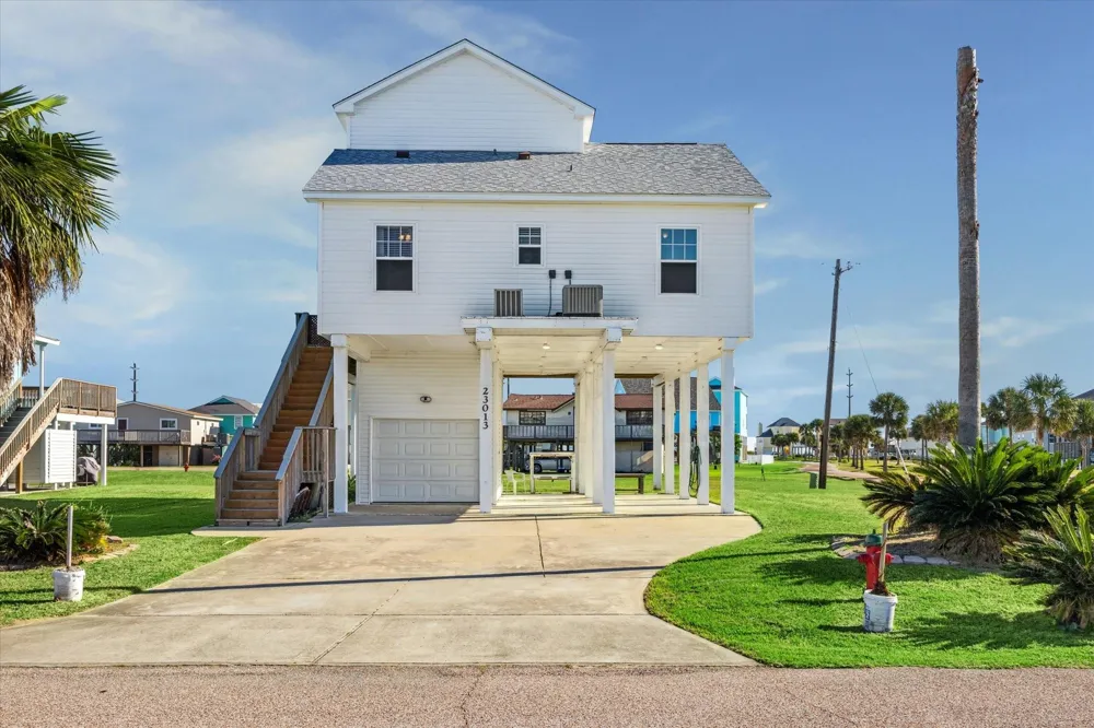 23013 Camino Street Galveston, TX 77554