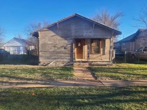 309 E Wharton Avenue
