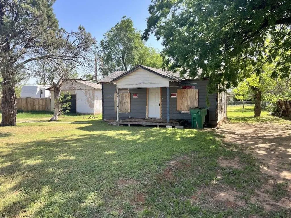 2517 Bowie Street Vernon, TX 76384