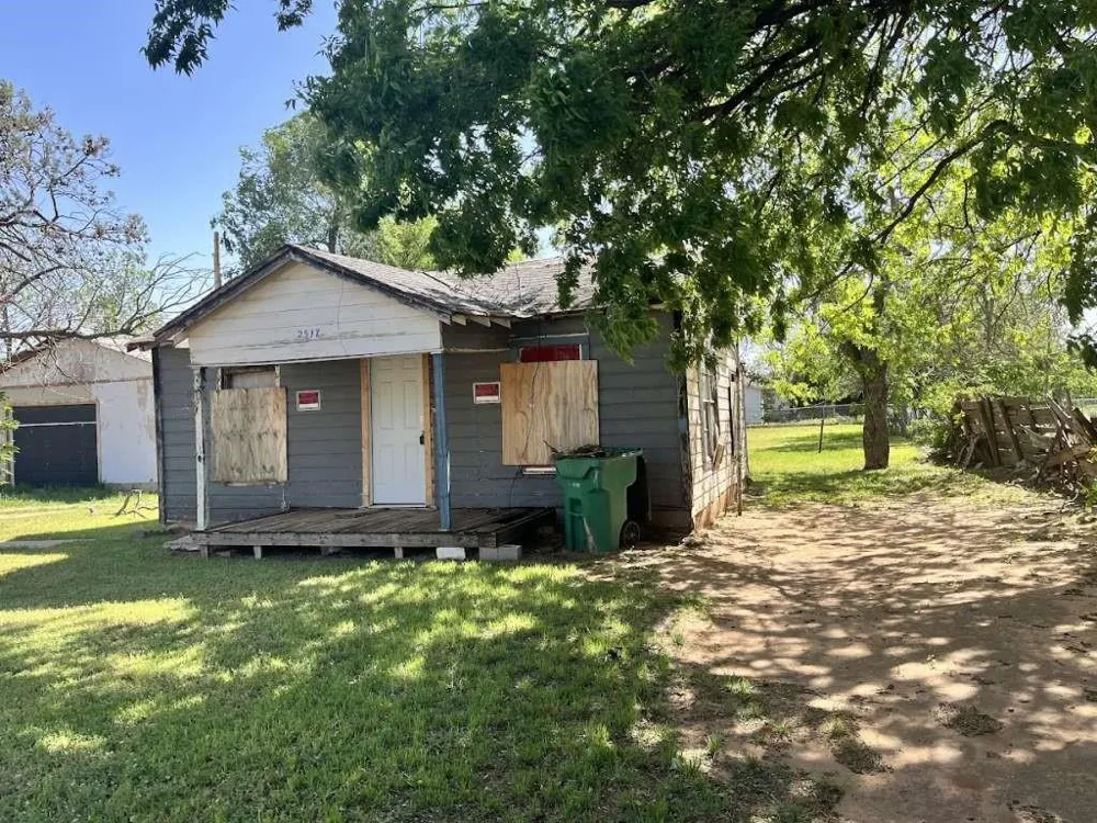 2517 Bowie Street Vernon, TX 76384
