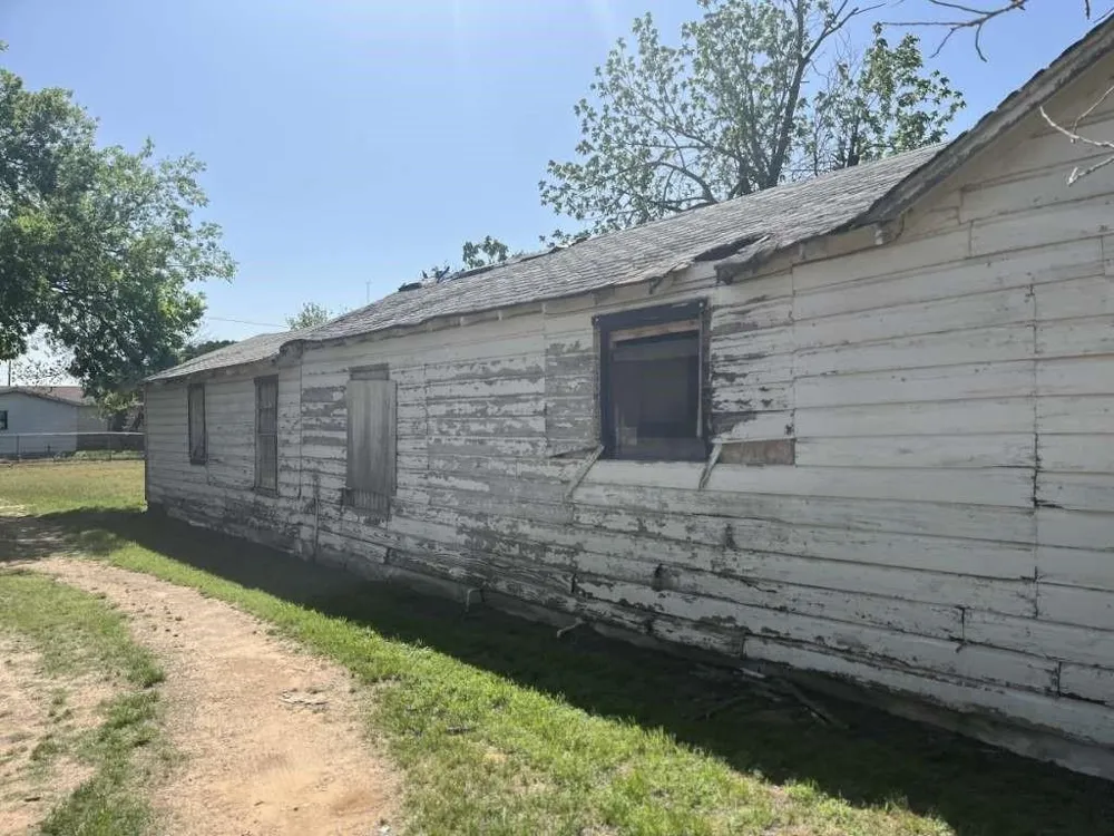 2517 Bowie Street Vernon, TX 76384