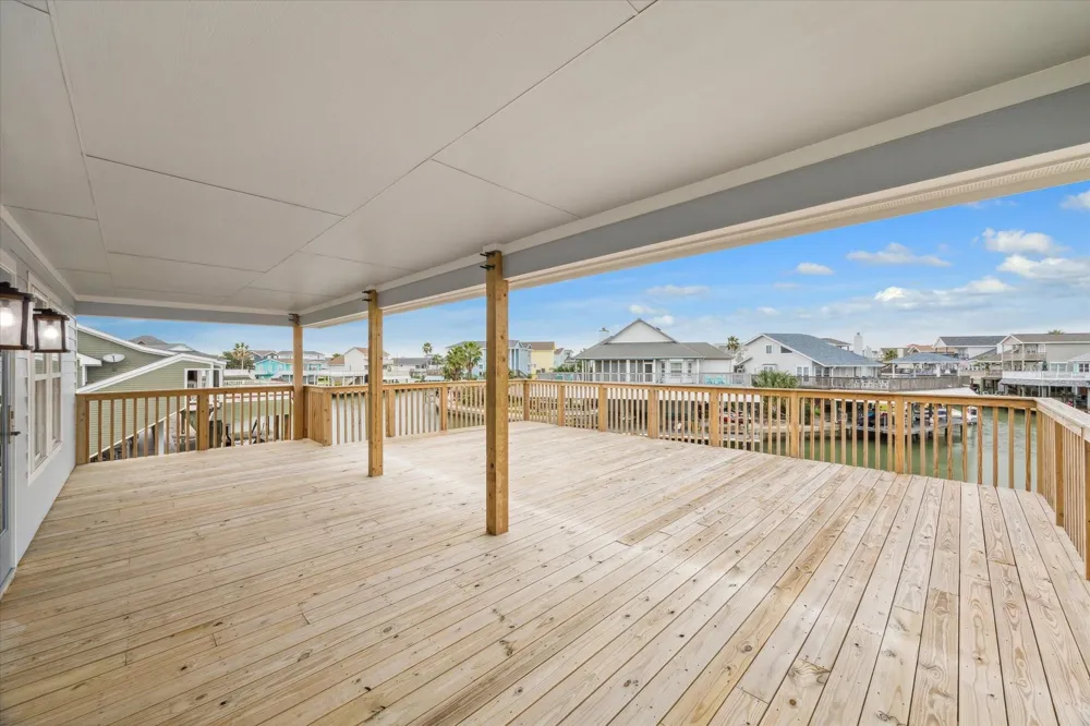 230 Bora Bora Drive Tiki Island, TX 77554