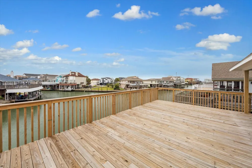 230 Bora Bora Drive Tiki Island, TX 77554