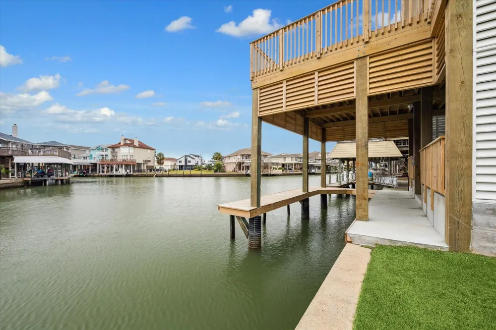 230 Bora Bora Drive Tiki Island, TX 77554