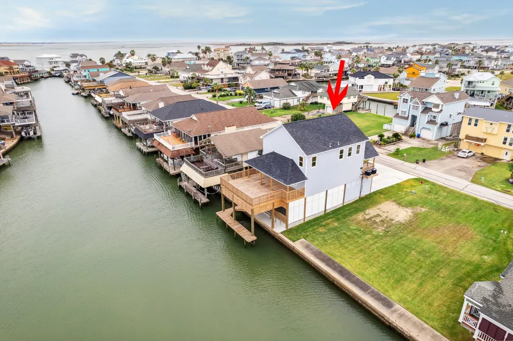 230 Bora Bora Drive Tiki Island, TX 77554