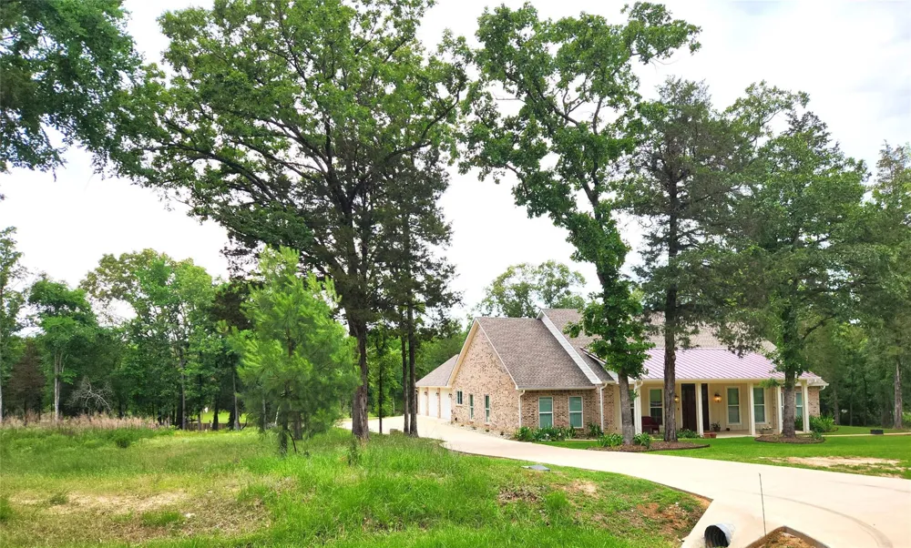 9042 Safari Bluff Larue, TX 75770