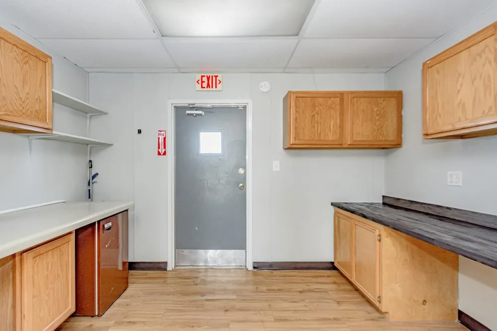 3373 E Highway 6 Alvin, TX 77511