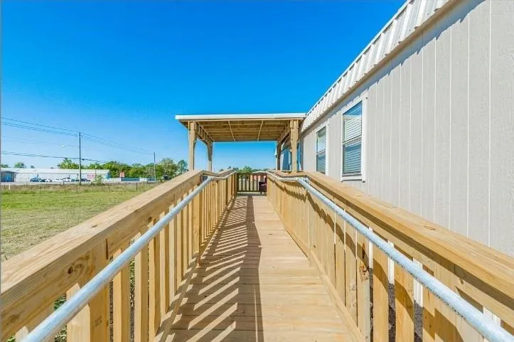 3373 E Highway 6 Alvin, TX 77511