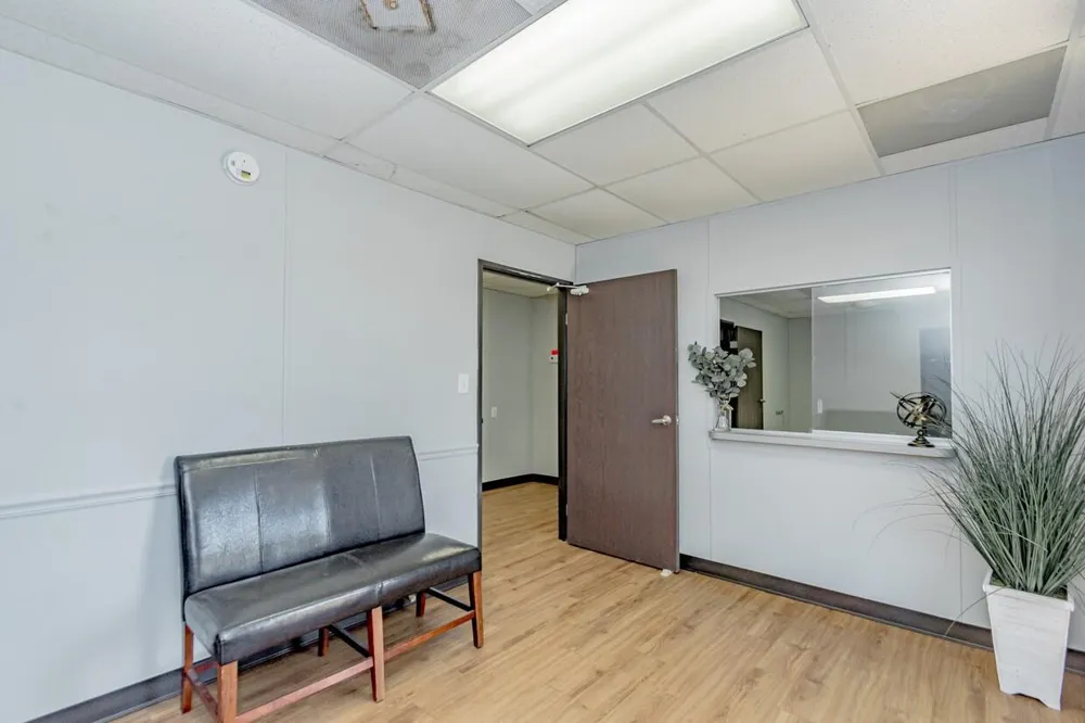 3373 E Highway 6 Alvin, TX 77511