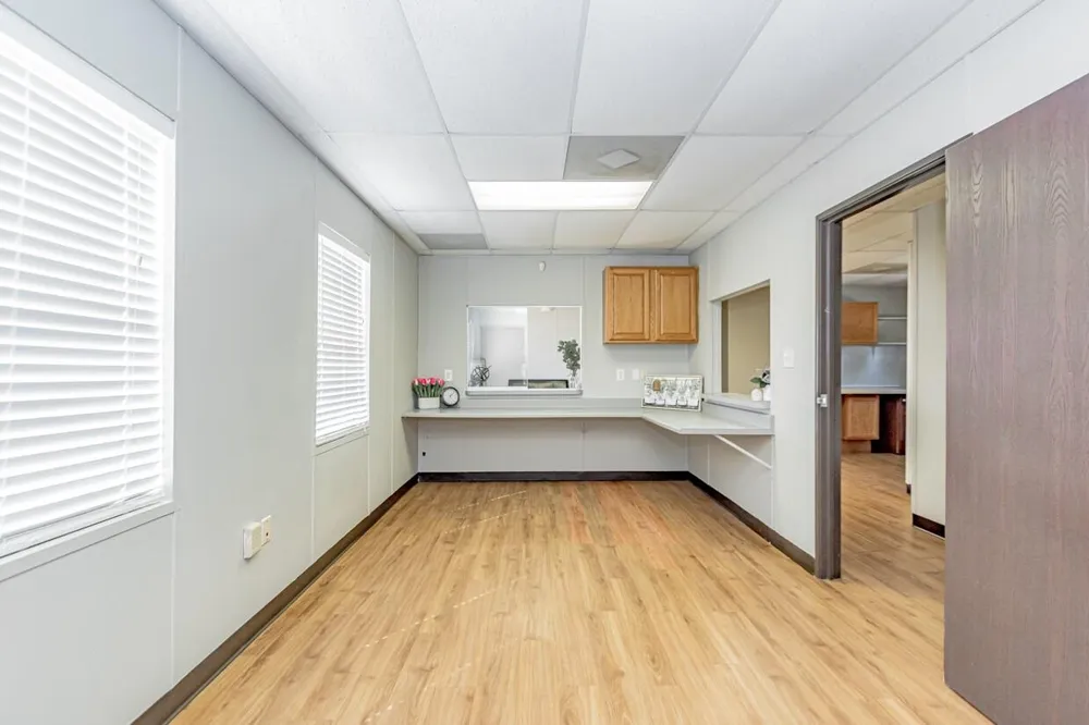 3373 E Highway 6 Alvin, TX 77511