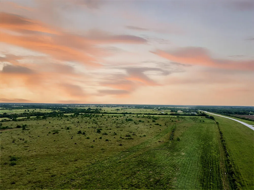 11402 Fm 2004 Santa Fe, TX 77510