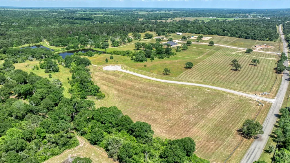 293 Bellwood Lake Lane Bellville, TX 77418