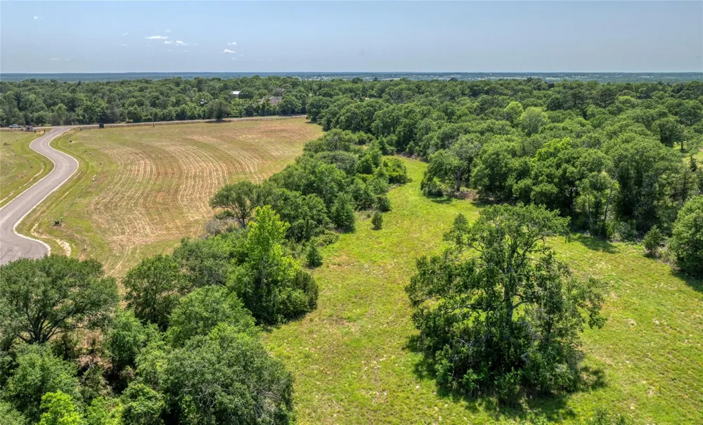293 Bellwood Lake Lane Bellville, TX 77418