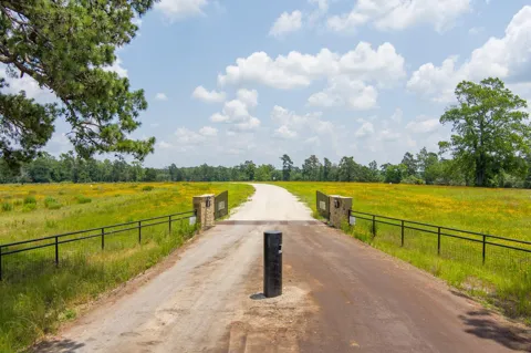 6837 Private Road 1280