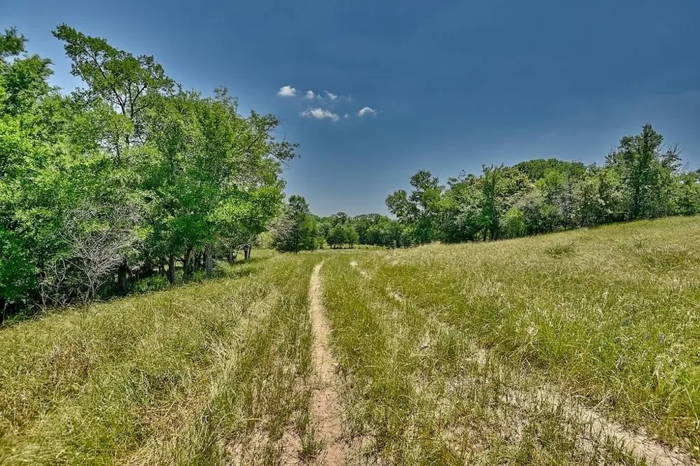 Mode Lane La Grange, TX 78945