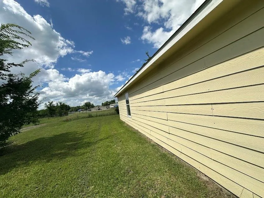 1009 W Houston Street Clarksville, TX 75426