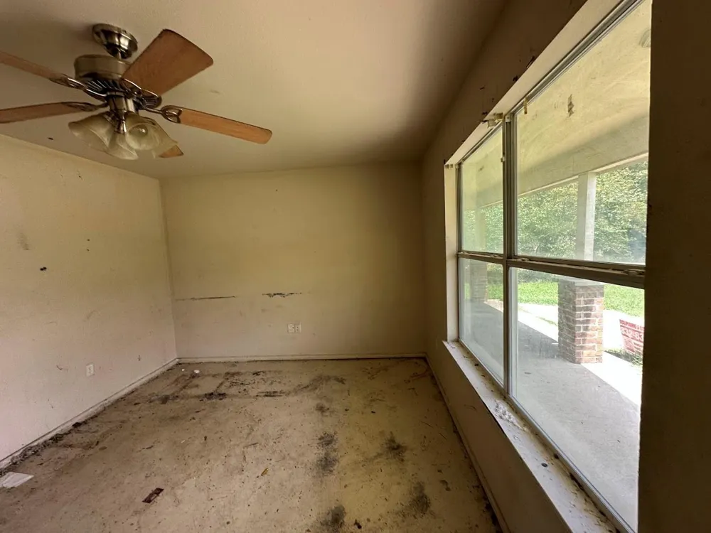 1009 W Houston Street Clarksville, TX 75426