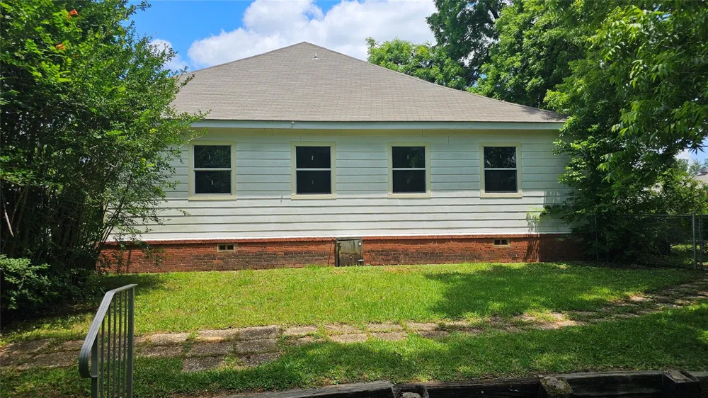 716 E Main Street Nacogdoches, TX 75961