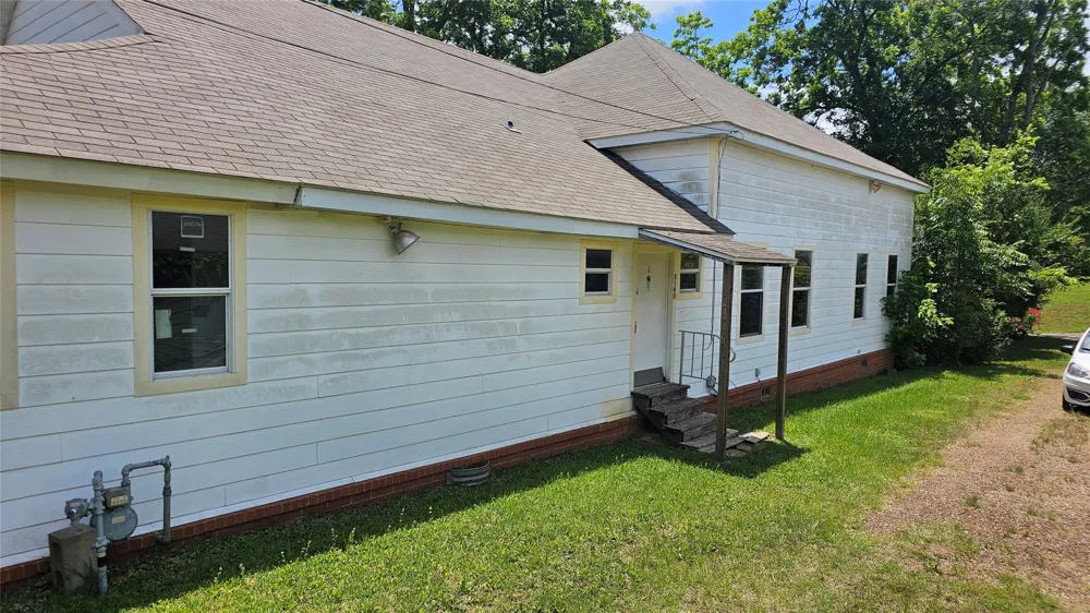 716 E Main Street Nacogdoches, TX 75961