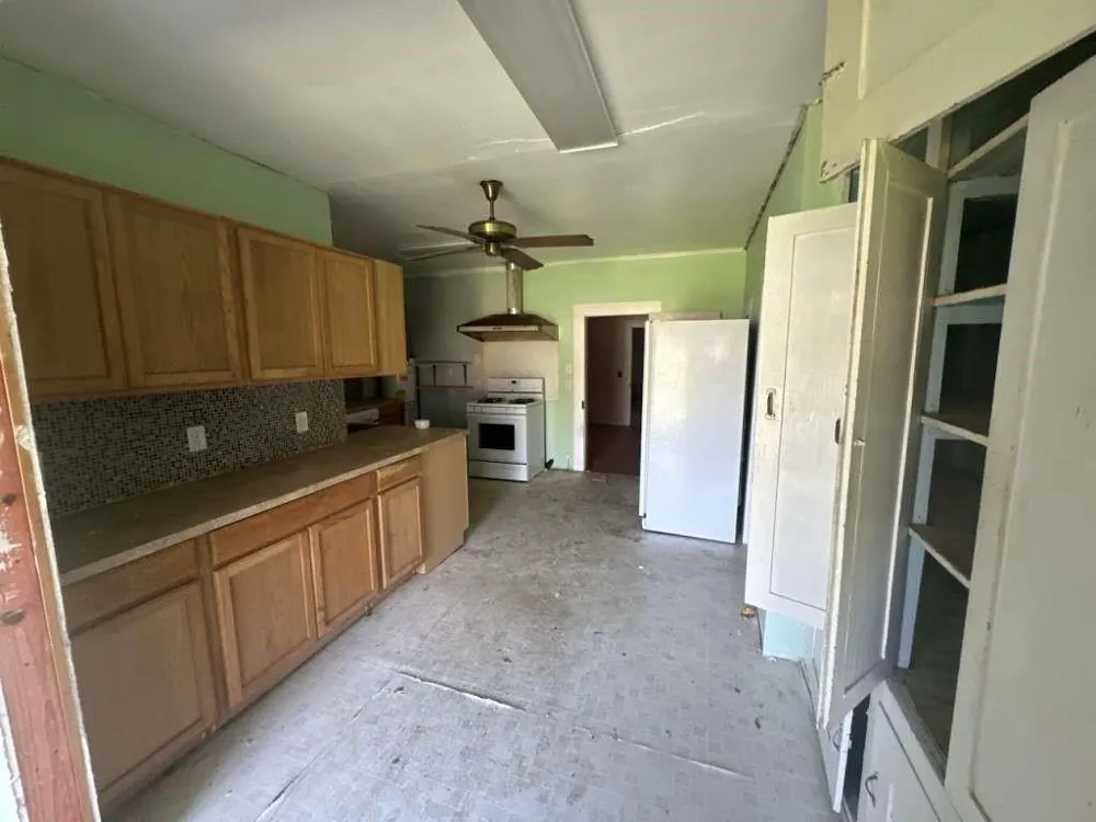 716 E Main Street Nacogdoches, TX 75961